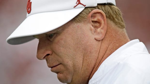 oklahoma-stoops-coach-out-defensive-cordinator.jpg